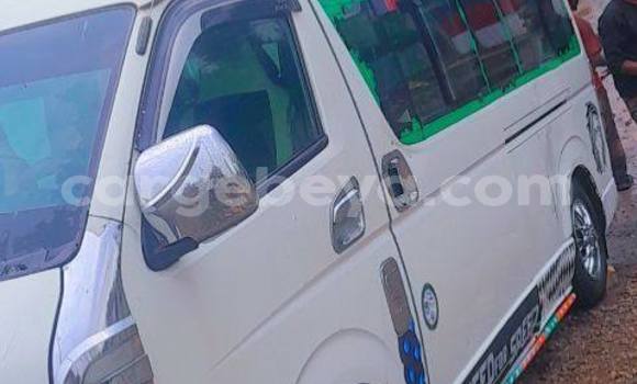 ይግዙ ያገለገለ Toyota Touring HiAce ነጭ መኪና በ አዲስ አበባ በ ኢትዮጵያ ይግዙ ያገለገለ Toyota Touring HiAce ነጭ መኪና በ አዲስ አበባ በ ኢትዮጵያ