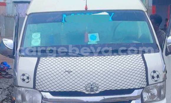 ይግዙ ያገለገለ Toyota Touring HiAce ነጭ መኪና በ አዲስ አበባ በ ኢትዮጵያ ይግዙ ያገለገለ Toyota Touring HiAce ነጭ መኪና በ አዲስ አበባ በ ኢትዮጵያ