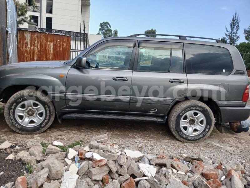 Big with watermark toyota land cruiser ethiopia addis ababa 12800