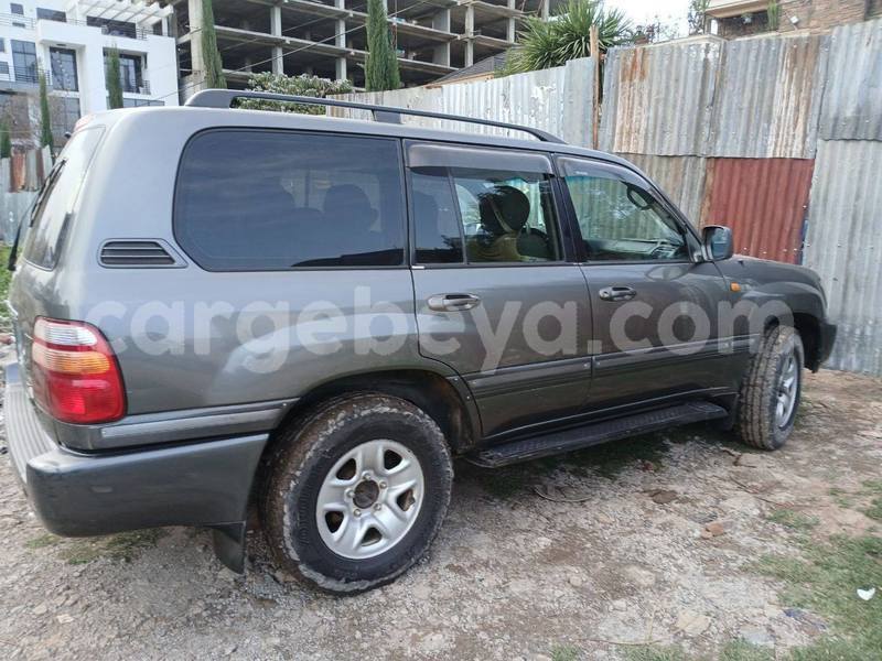 Big with watermark toyota land cruiser ethiopia addis ababa 12800