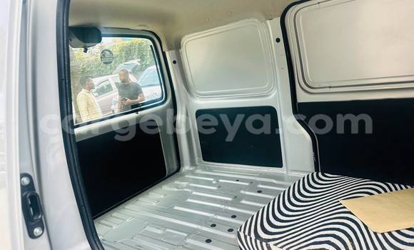 ይግዙ ያገለገለ Suzuki Escudo ነጭ መኪና በ አዲስ አበባ በ ኢትዮጵያ ይግዙ ያገለገለ Suzuki Escudo ነጭ መኪና በ አዲስ አበባ በ ኢትዮጵያ