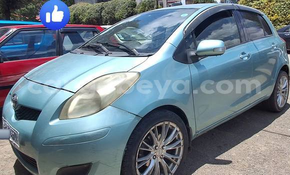 ይግዙ ያገለገለ Toyota Comfort ሰማያዊ መኪና በ አዲስ አበባ በ ኢትዮጵያ ይግዙ ያገለገለ Toyota Comfort ሰማያዊ መኪና በ አዲስ አበባ በ ኢትዮጵያ