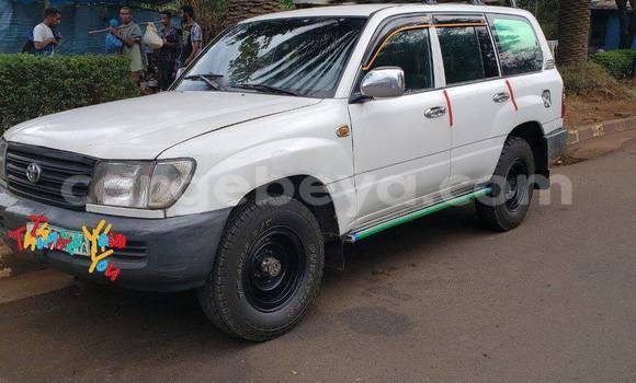 Buy Used Toyota Highlander White Car in Addis ababa in Africa Buy Used Toyota Highlander White Car in Addis ababa in Africa