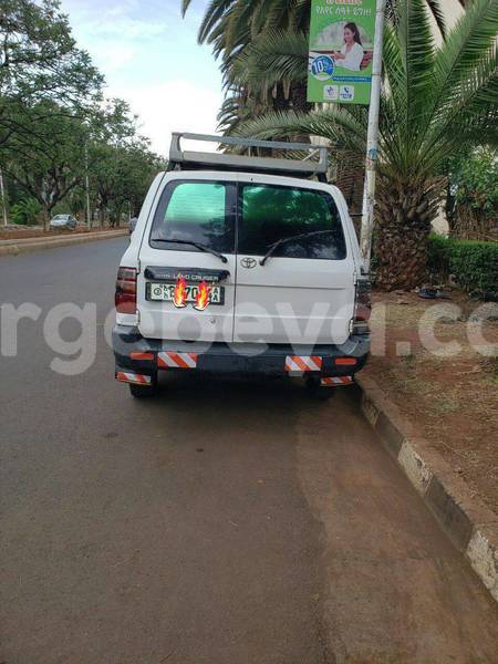 Big with watermark toyota highlander africa addis ababa 12821