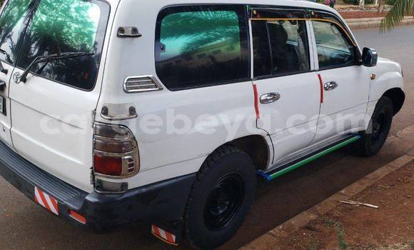 Buy Used Toyota Highlander White Car in Addis ababa in Africa Buy Used Toyota Highlander White Car in Addis ababa in Africa