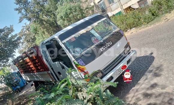 Buy Used Isuzu Aska White Car in Addis ababa in Africa