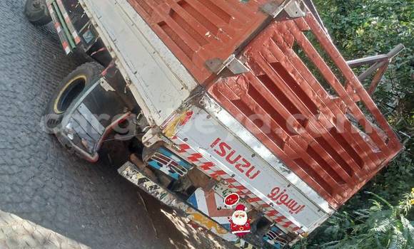 Buy Used Isuzu Aska White Car in Addis ababa in Africa Buy Used Isuzu Aska White Car in Addis ababa in Africa