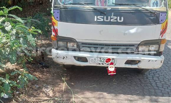 Buy Used Isuzu Aska White Car in Addis ababa in Africa Buy Used Isuzu Aska White Car in Addis ababa in Africa