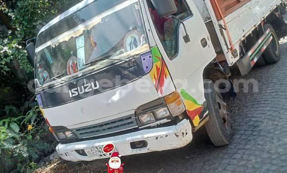 Buy Used Isuzu Aska White Car in Addis ababa in Africa Buy Used Isuzu Aska White Car in Addis ababa in Africa