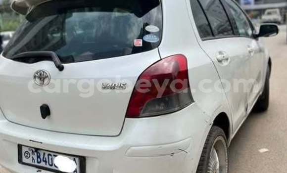 ይግዙ ያገለገለ Toyota Yaris ሌላ መኪና በ አዲስ አበባ በ ኢትዮጵያ