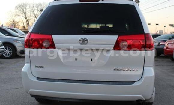 Buy Used Toyota Sienna White Car in Addis–Ababa in Ethiopia Buy Used Toyota Sienna White Car in Addis–Ababa in Ethiopia