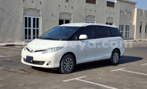 Buy Used Toyota Previa White Car in Addis–Ababa in Ethiopia