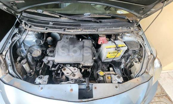 Oofamaa Toyota Yaris Blue Makiinaa iti Addis ababa keessatti Africa keessatti Oofamaa Toyota Yaris Blue Makiinaa iti Addis ababa keessatti Africa keessatti