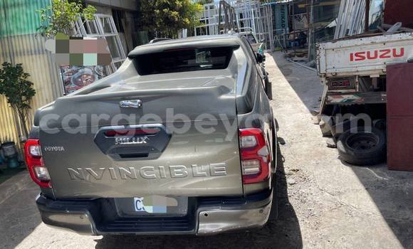 Oofamaa Toyota Innova Other Makiinaa iti Addis–Ababa keessatti Ethiopia keessatti Oofamaa Toyota Innova Other Makiinaa iti Addis–Ababa keessatti Ethiopia keessatti