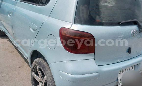 Oofamaa Toyota Vitz Blue Makiinaa iti Addis–Ababa keessatti Ethiopia keessatti Oofamaa Toyota Vitz Blue Makiinaa iti Addis–Ababa keessatti Ethiopia keessatti