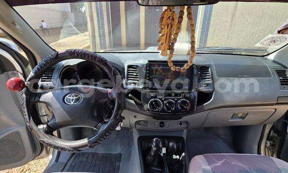 Oofamaa Toyota Hilux Other Makiinaa iti Addis–Ababa keessatti Ethiopia keessatti Oofamaa Toyota Hilux Other Makiinaa iti Addis–Ababa keessatti Ethiopia keessatti