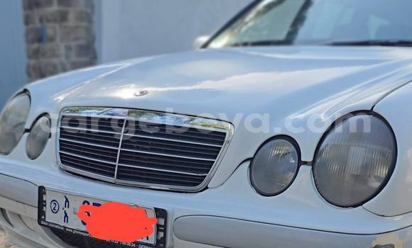 Buy Used Mercedes-Benz E–Class White Car in Addis ababa in Africa Buy Used Mercedes-Benz E–Class White Car in Addis ababa in Africa