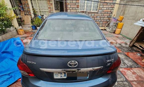 Oofamaa Toyota Yaris Blue Makiinaa iti Addis ababa keessatti Africa keessatti Oofamaa Toyota Yaris Blue Makiinaa iti Addis ababa keessatti Africa keessatti