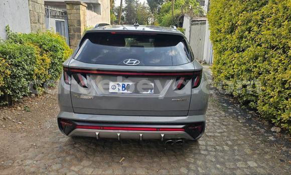 Oofamaa Hyundai Tucson Blue Makiinaa iti Addis ababa keessatti Africa keessatti Oofamaa Hyundai Tucson Blue Makiinaa iti Addis ababa keessatti Africa keessatti