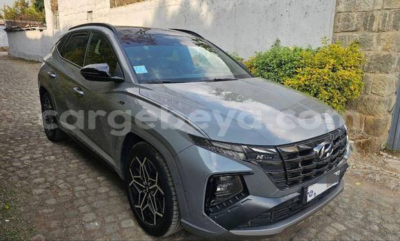 Oofamaa Hyundai Tucson Blue Makiinaa iti Addis ababa keessatti Africa keessatti Oofamaa Hyundai Tucson Blue Makiinaa iti Addis ababa keessatti Africa keessatti