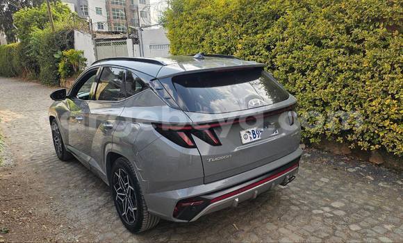 Oofamaa Hyundai Tucson Blue Makiinaa iti Addis ababa keessatti Africa keessatti Oofamaa Hyundai Tucson Blue Makiinaa iti Addis ababa keessatti Africa keessatti