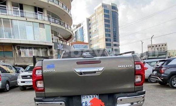 Oofamaa Toyota Hilux Other Makiinaa iti Addis–Ababa keessatti Ethiopia keessatti Oofamaa Toyota Hilux Other Makiinaa iti Addis–Ababa keessatti Ethiopia keessatti