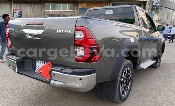 Oofamaa Toyota Hilux Other Makiinaa iti Addis–Ababa keessatti Ethiopia keessatti Oofamaa Toyota Hilux Other Makiinaa iti Addis–Ababa keessatti Ethiopia keessatti