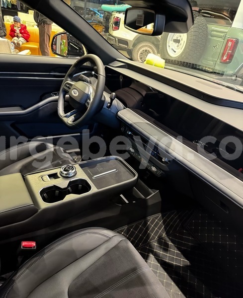 Big with watermark ford mondeo africa addis ababa 13108