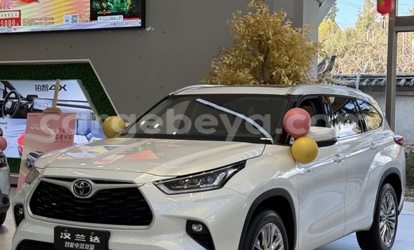Buy New Toyota Highlander White Car in Addis ababa in Africa Buy New Toyota Highlander White Car in Addis ababa in Africa