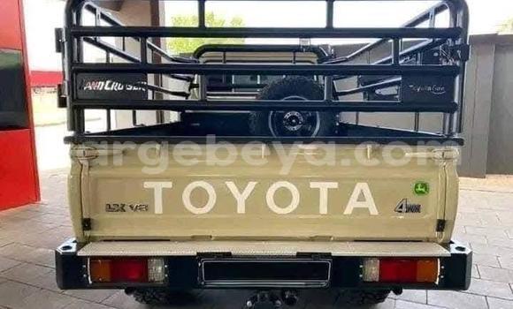 Buy Used Toyota Land Cruiser Beige Car in Dire Dawa in Diredawa Buy Used Toyota Land Cruiser Beige Car in Dire Dawa in Diredawa