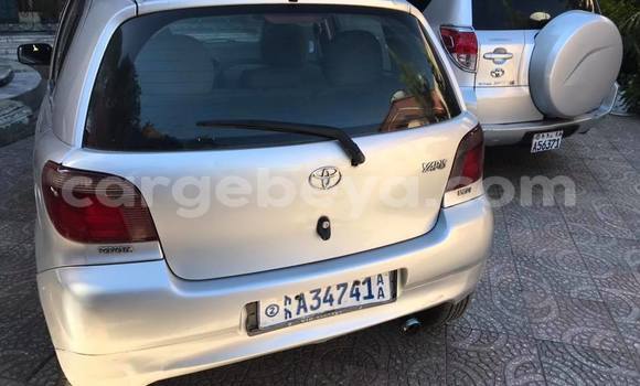 Acheter Occasion Voiture Toyota Vitz Gris à Addis Ababa, Ethiopie Acheter Occasion Voiture Toyota Vitz Gris à Addis Ababa, Ethiopie