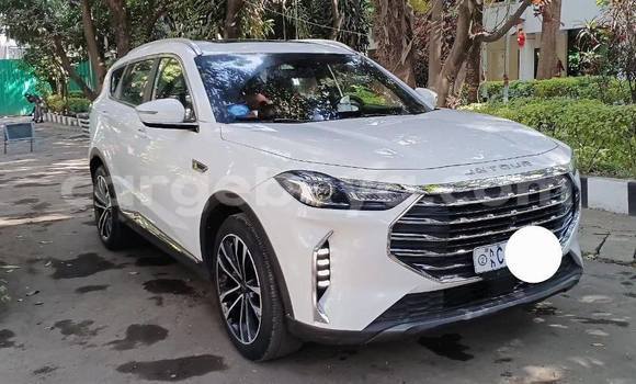 ይግዙ ያገለገለ Lexus LX 570 ነጭ መኪና በ አዲስ አበባ በ ኢትዮጵያ ይግዙ ያገለገለ Lexus LX 570 ነጭ መኪና በ አዲስ አበባ በ ኢትዮጵያ