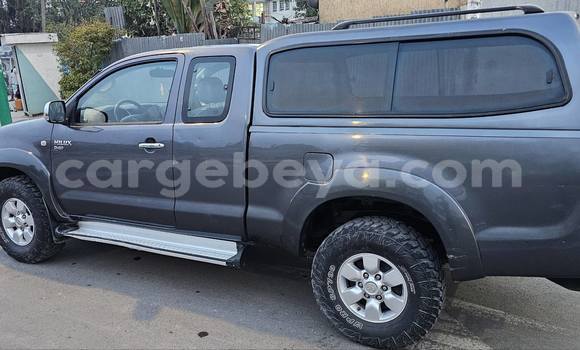 ይግዙ ያገለገለ Toyota Hilux ጥቁር መኪና በ Addis ababa በ Africa ይግዙ ያገለገለ Toyota Hilux ጥቁር መኪና በ Addis ababa በ Africa