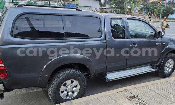ይግዙ ያገለገለ Toyota Hilux ጥቁር መኪና በ Addis ababa በ Africa ይግዙ ያገለገለ Toyota Hilux ጥቁር መኪና በ Addis ababa በ Africa