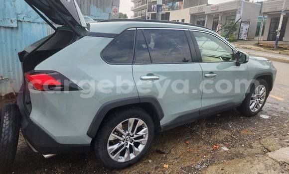 ይግዙ ያገለገለ Toyota RAV4 ነጭ መኪና በ አዲስ አበባ በ ኢትዮጵያ ይግዙ ያገለገለ Toyota RAV4 ነጭ መኪና በ አዲስ አበባ በ ኢትዮጵያ