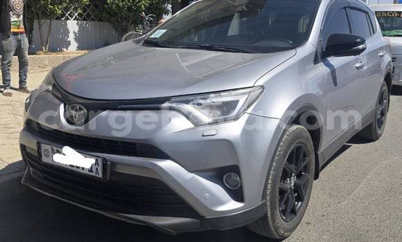 ይግዙ ያገለገለ Toyota RAV4 ሌላ መኪና በ አዲስ አበባ በ ኢትዮጵያ ይግዙ ያገለገለ Toyota RAV4 ሌላ መኪና በ አዲስ አበባ በ ኢትዮጵያ