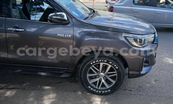 ይግዙ ያገለገለ Toyota Hilux ጥቁር መኪና በ Addis ababa በ Africa ይግዙ ያገለገለ Toyota Hilux ጥቁር መኪና በ Addis ababa በ Africa