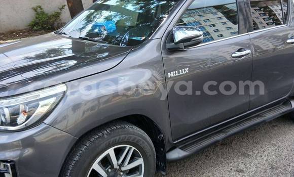 ይግዙ ያገለገለ Toyota Hilux ጥቁር መኪና በ Addis ababa በ Africa ይግዙ ያገለገለ Toyota Hilux ጥቁር መኪና በ Addis ababa በ Africa