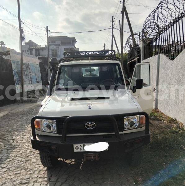 Big with watermark toyota land cruiser ethiopia addis ababa 13199