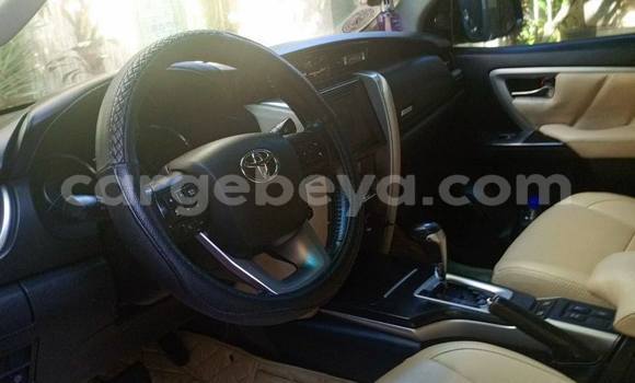 ይግዙ ያገለገለ Toyota Fortuner ጥቁር መኪና በ አዲስ አበባ በ ኢትዮጵያ ይግዙ ያገለገለ Toyota Fortuner ጥቁር መኪና በ አዲስ አበባ በ ኢትዮጵያ