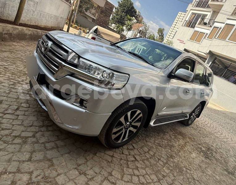 Big with watermark toyota land cruiser ethiopia addis ababa 13209