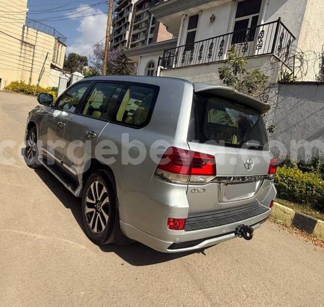 Big with watermark toyota land cruiser ethiopia addis ababa 13209