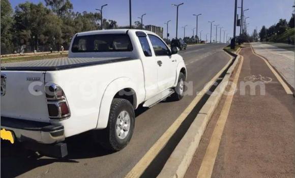 ይግዙ ያገለገለ Toyota Hilux ነጭ መኪና በ Addis ababa በ Africa ይግዙ ያገለገለ Toyota Hilux ነጭ መኪና በ Addis ababa በ Africa