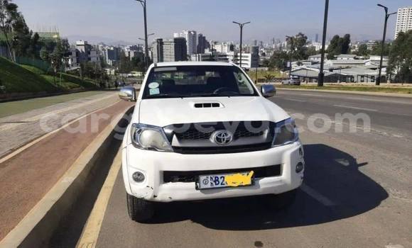 ይግዙ ያገለገለ Toyota Hilux ነጭ መኪና በ Addis ababa በ Africa ይግዙ ያገለገለ Toyota Hilux ነጭ መኪና በ Addis ababa በ Africa