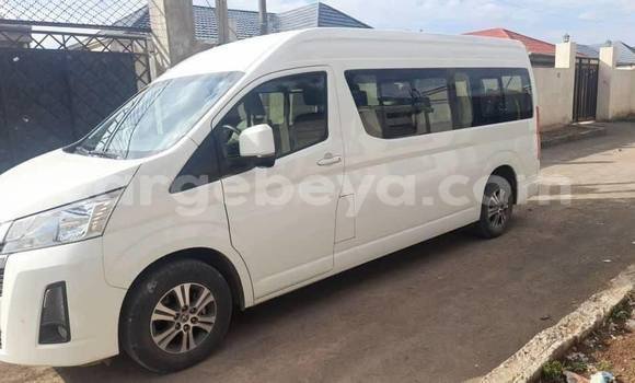 ይግዙ ያገለገለ Toyota Hiace ነጭ መኪና በ Addis ababa በ Africa ይግዙ ያገለገለ Toyota Hiace ነጭ መኪና በ Addis ababa በ Africa