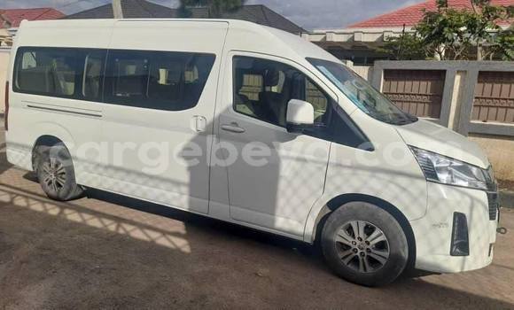 ይግዙ ያገለገለ Toyota Hiace ነጭ መኪና በ Addis ababa በ Africa ይግዙ ያገለገለ Toyota Hiace ነጭ መኪና በ Addis ababa በ Africa