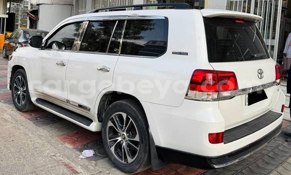 Buy Used Toyota Land Cruiser White Car in Addis ababa in Africa Buy Used Toyota Land Cruiser White Car in Addis ababa in Africa