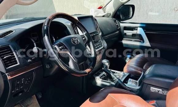 Buy Used Toyota Land Cruiser White Car in Addis ababa in Africa Buy Used Toyota Land Cruiser White Car in Addis ababa in Africa