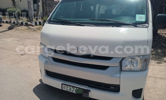 Buy Used Toyota Grand HiAce White Car in Addis ababa in Africa Buy Used Toyota Grand HiAce White Car in Addis ababa in Africa