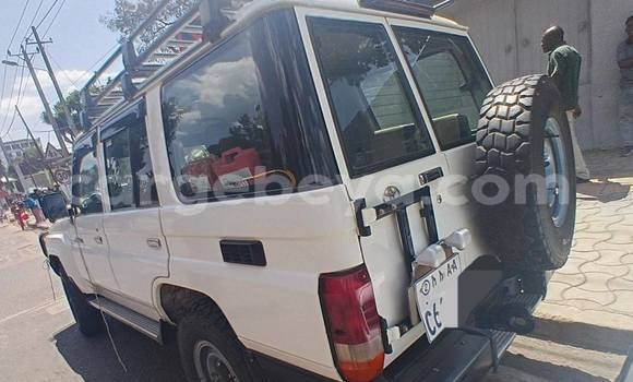 Buy Used Toyota Land Cruiser White Car in Addis–Ababa in Ethiopia Buy Used Toyota Land Cruiser White Car in Addis–Ababa in Ethiopia